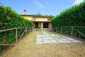 Monte Amiata casa con giardino in vendita [35]